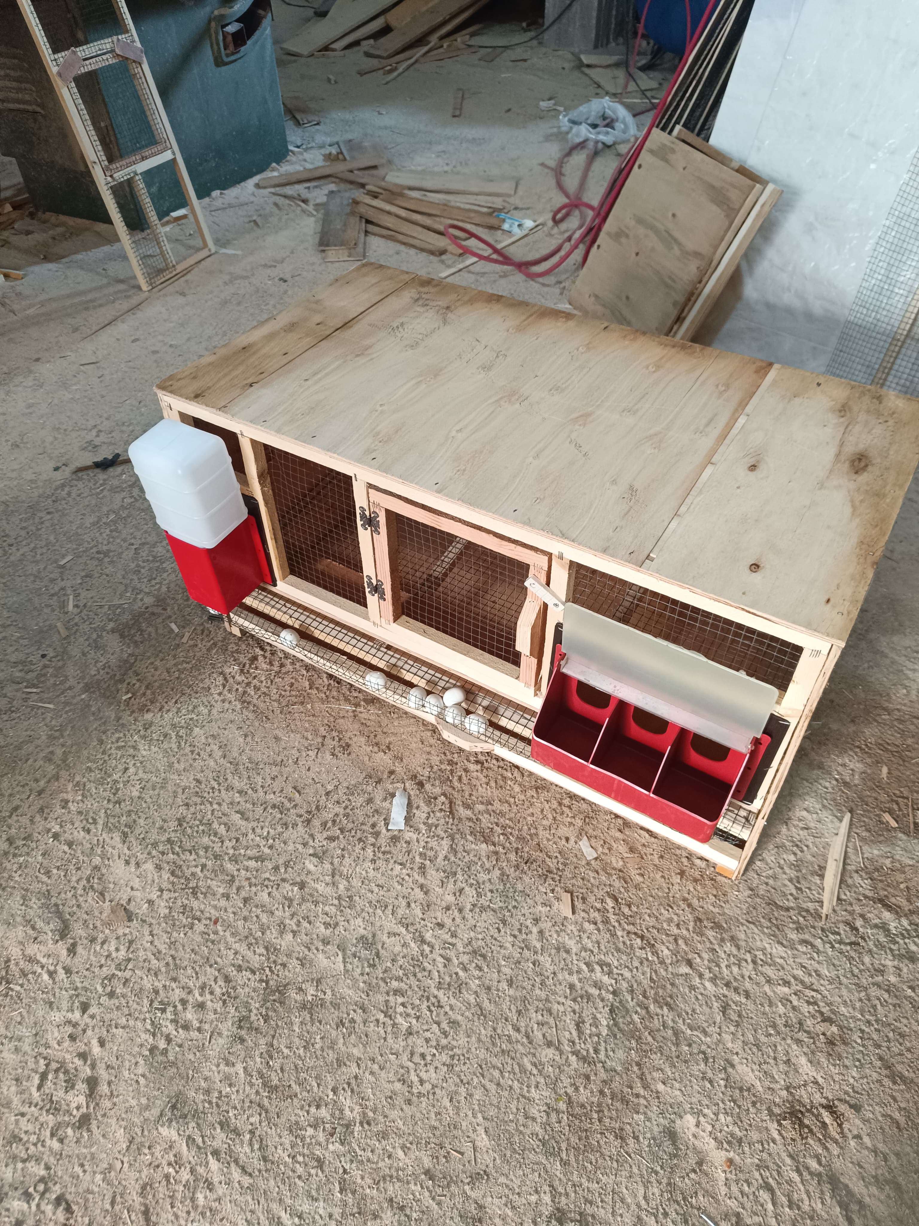 Özel yapım yumurta eğimli bıldırcın kafesi küçük görsel